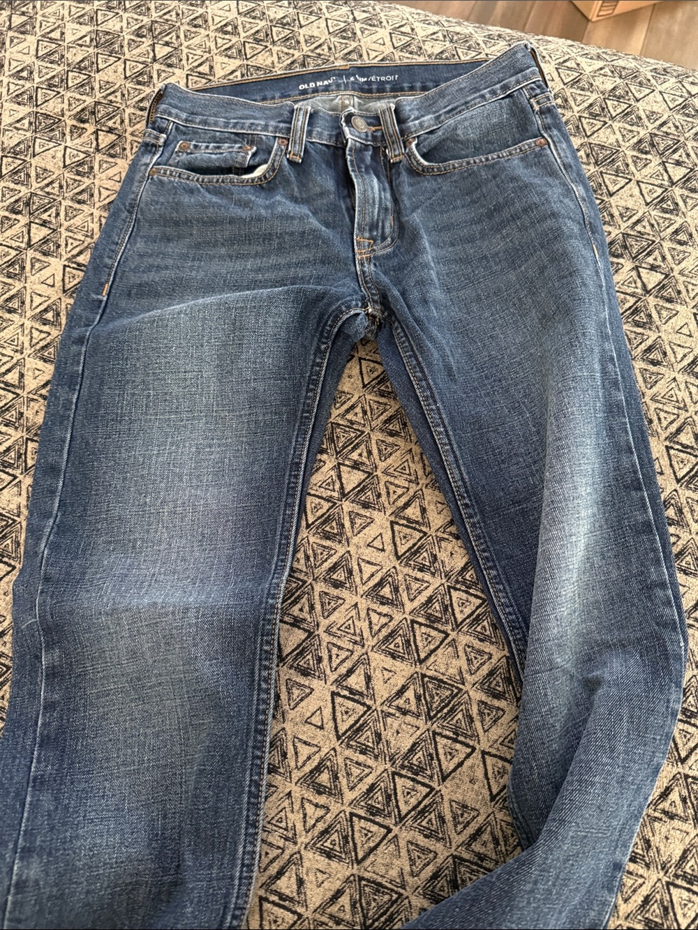 Old Navy Men's Medium Wash Slim Straight Jeans
